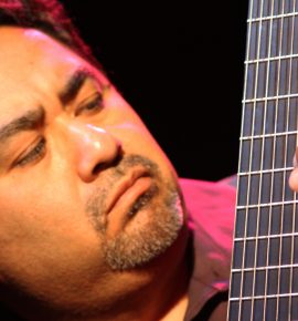Juan Camacho León – Guitarra